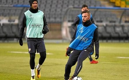 Pizarro y Sarabia, en el entrenamiento en Maribor. Pizarro y Sarabia, en el entrenamiento en Maribor.