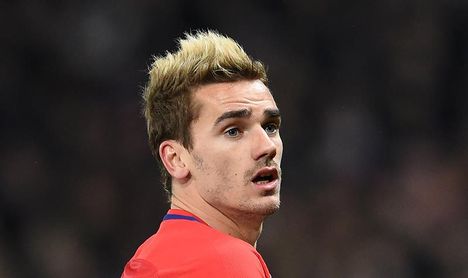 Griezmann y Gaitán, bajas; Juanfran vuelve a la convocatoria Griezmann y Gaitán, bajas; Juanfran vuelve a la convocatoria