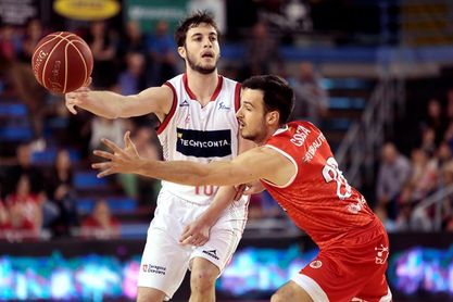 El Valencia ficha a Sergi García tras abonar su cláusula al Zaragoza El Valencia ficha a Sergi García tras abonar su cláusula al Zaragoza