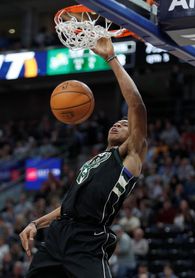 117-100. Ante los Jazz, Antetokounmpo amplía la racha triunfal de los Bucks 117-100. Ante los Jazz, Antetokounmpo amplía la racha triunfal de los Bucks