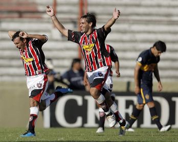 Lanús extraña a Almirón y pierde ante Chacarita en el cierre de la jornada 22 del fútbol en Argentina Lanús extraña a Almirón y pierde ante Chacarita en el cierre de la jornada 22 del fútbol en Argentina