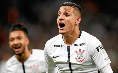 Arana se apoyará en Ganso a su llegada a Sevilla. Arana se apoyará en Ganso a su llegada a Sevilla.