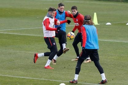 Gaitán vuelve a entrenar con el grupo, Griezmann sigue su recuperación aparte Gaitán vuelve a entrenar con el grupo, Griezmann sigue su recuperación aparte