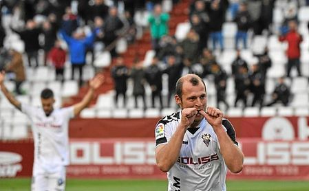 Zozulya lleva siete goles en LaLiga123. Zozulya lleva siete goles en LaLiga123.
