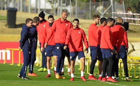 Imagen del entrenamiento sevillista de hoy. Imagen del entrenamiento sevillista de hoy.