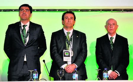 Ángel Haro (presidente), José Miguel López Catalán (consejero delegado) y Lorenzo Serra Ferrer (vicepresidente deportivo). Ángel Haro (presidente), José Miguel López Catalán (consejero delegado) y Lorenzo Serra Ferrer (vicepresidente deportivo).