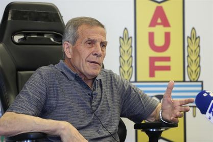 Tabárez afronta un Mundial de "sorpresas" con "jugadores de mayor calidad" Tabárez afronta un Mundial de "sorpresas" con "jugadores de mayor calidad"