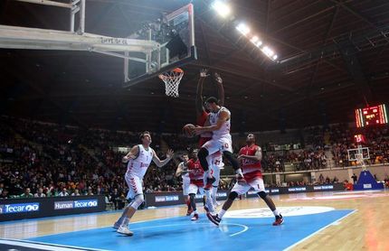 El Baskonia busca prolongar su buen momento en Milán El Baskonia busca prolongar su buen momento en Milán