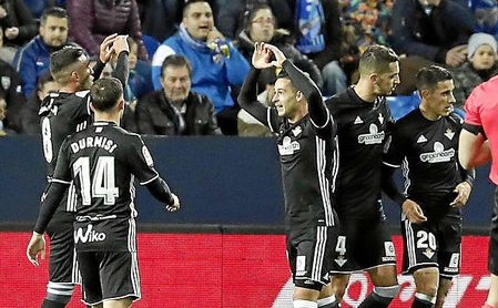 Sergio León acaba con dos gafes de un derechazo Sergio León acaba con dos gafes de un derechazo