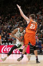63-71. El Valencia no levante cabeza y sufre ante Zalgiris su décima derrota 63-71. El Valencia no levante cabeza y sufre ante Zalgiris su décima derrota