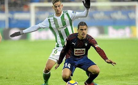 Dani García: "Que me vaya a quedar en el Eibar o no, no lo sé" Dani García: "Que me vaya a quedar en el Eibar o no, no lo sé"