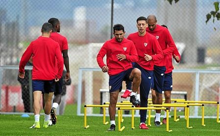 De momento, la salida de Montoya no está cerrada. De momento, la salida de Montoya no está cerrada.