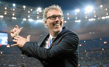 Blanc, durante su etapa en el banquillo del PSG. Blanc, durante su etapa en el banquillo del PSG.