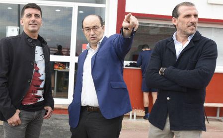 Castro y Arias siguen fuera, buscando entrenador. Castro y Arias siguen fuera, buscando entrenador.