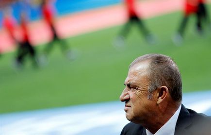 Fatih Terim, ex técnico de Turquía, pide 3,5 millones a la Federación turca Fatih Terim, ex técnico de Turquía, pide 3,5 millones a la Federación turca