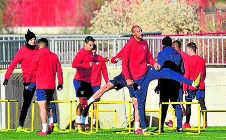 La situación de Nzonzi es una incógnita tras la destitución de Berizzo. La situación de Nzonzi es una incógnita tras la destitución de Berizzo.