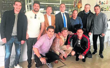 Juanito: "Joaquín es historia viva del Betis" Juanito: "Joaquín es historia viva del Betis"