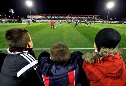 El Valencia realizó un entrenamiento abierto ante casi 2.000 aficionados El Valencia realizó un entrenamiento abierto ante casi 2.000 aficionados