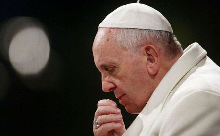 El papa pide que se garantice "un futuro de paz" a refugiados e inmigrantes El papa pide que se garantice "un futuro de paz" a refugiados e inmigrantes