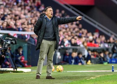 Eusebio afronta su partido 100 con la Real Sociedad en su peor momento Eusebio afronta su partido 100 con la Real Sociedad en su peor momento