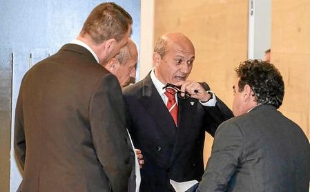 José María del Nido, en la última junta de accionistas del Sevilla FC. José María del Nido, en la última junta de accionistas del Sevilla FC.