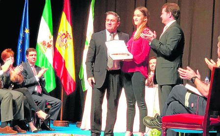 La joven nadadora sevillana Andrea Melendo, profeta en su tierra. La joven nadadora sevillana Andrea Melendo, profeta en su tierra.