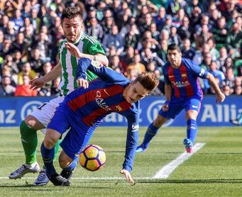 El defensa rumano Tosca se marcha cedido al Benevento italiano El defensa rumano Tosca se marcha cedido al Benevento italiano