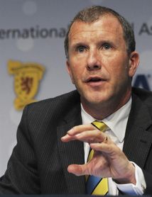 Dimite el presidente de la Federación Escocesa de Fútbol tras no fichar a O´Neill Dimite el presidente de la Federación Escocesa de Fútbol tras no fichar a O´Neill