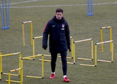 Simeone insiste en la presión y en el mismo once para recibir al Valencia Simeone insiste en la presión y en el mismo once para recibir al Valencia