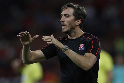El argentino Zubeldía podría dirigir a Cerro Porteño tras la salida de Álvarez El argentino Zubeldía podría dirigir a Cerro Porteño tras la salida de Álvarez
