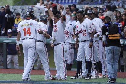 15-4. Venezuela supera a Dominicana en feria de imparables y cuadrangulares 15-4. Venezuela supera a Dominicana en feria de imparables y cuadrangulares