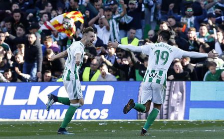 Loren dio los tres puntos al Betis en su debut con el primer equipo. Loren dio los tres puntos al Betis en su debut con el primer equipo.