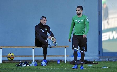 Boudebouaz no está teniendo en el equipo el peso que se esperaba. Boudebouaz no está teniendo en el equipo el peso que se esperaba.