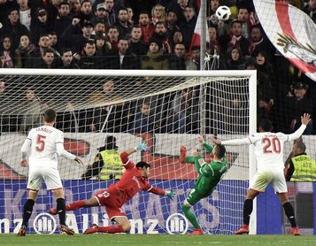 2-0. El Sevilla, a su novena final tras superar al matagigantes de Copa 2-0. El Sevilla, a su novena final tras superar al matagigantes de Copa