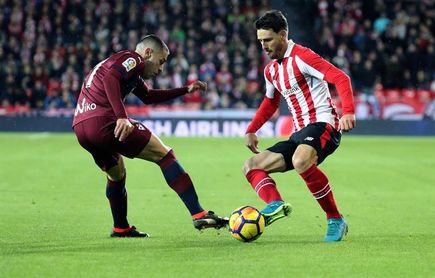 Aduriz, premiado por LaLiga por un deportivo gesto "que dio la vuelta al mundo" Aduriz, premiado por LaLiga por un deportivo gesto "que dio la vuelta al mundo"