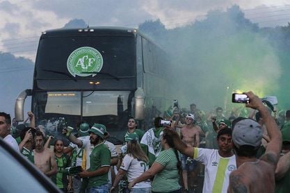 Nacional pide a sus hinchas una "conducta ejemplar" ante el Chapecoense Nacional pide a sus hinchas una "conducta ejemplar" ante el Chapecoense