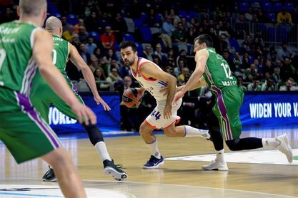 81-68. Unicaja mantiene viva la ilusión del playoff gracias a Waczynski 81-68. Unicaja mantiene viva la ilusión del playoff gracias a Waczynski