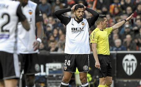 Garay sufre una rotura de isquiotibiales. Garay sufre una rotura de isquiotibiales.