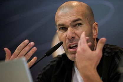 Zidane: "Quiero a Isco y que se quede toda la vida aquí" Zidane: "Quiero a Isco y que se quede toda la vida aquí"