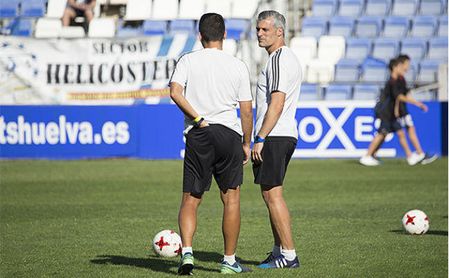 El hermano de Negredo es el nuevo entrenador del 'Recre' El hermano de Negredo es el nuevo entrenador del 'Recre'