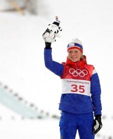 De octava a primera en 4 años: Oro para la noruega Lundby en saltos De octava a primera en 4 años: Oro para la noruega Lundby en saltos