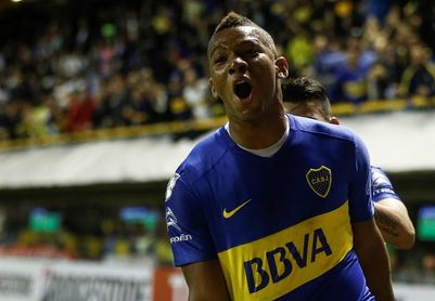 Tevez pierde penalti pero un gol de Fabra da el triunfo a Boca, que es líder sólido Tevez pierde penalti pero un gol de Fabra da el triunfo a Boca, que es líder sólido