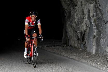 Van Avermaet se luce en Wadi Dayqah y es nuevo líder Van Avermaet se luce en Wadi Dayqah y es nuevo líder