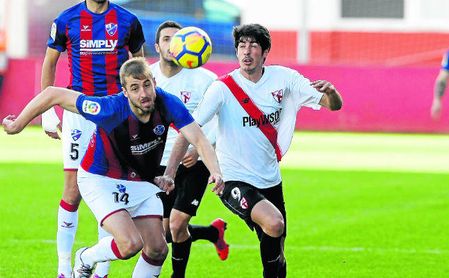 Sevilla Atlético-Almería: Derbi andaluz para frenar la sangría Sevilla Atlético-Almería: Derbi andaluz para frenar la sangría