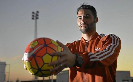 Vicente Iborra ha desgranado las claves del Sevilla-United para ESTADIO Deportivo. Vicente Iborra ha desgranado las claves del Sevilla-United para ESTADIO Deportivo.