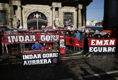 El 7 de mayo juzgan a 11 Indar Gorri por pertenencia a grupo criminal El 7 de mayo juzgan a 11 Indar Gorri por pertenencia a grupo criminal