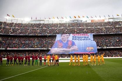 Último homenaje del Camp Nou a ´Quini´ Último homenaje del Camp Nou a ´Quini´