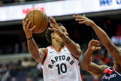 103-98. DeRozan lidera el ataque de los Raptors que "barren" a los Hornets 103-98. DeRozan lidera el ataque de los Raptors que "barren" a los Hornets