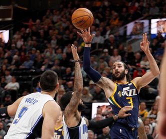 Marc gana el duelo a Pau, que acaba lesionado; Rubio lidera el triunfo de los Jazz Marc gana el duelo a Pau, que acaba lesionado; Rubio lidera el triunfo de los Jazz