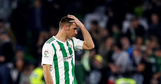 Setién anuncia la baja de Joaquín para el partido contra el Alavés Setién anuncia la baja de Joaquín para el partido contra el Alavés